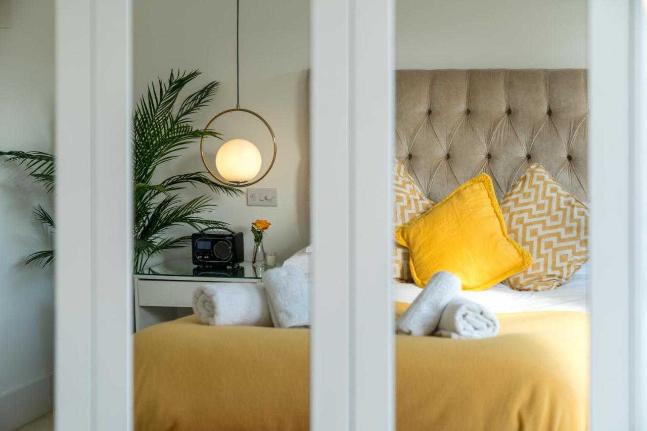 Captivating Apartment In Shepherds Bush Londra Esterno foto
